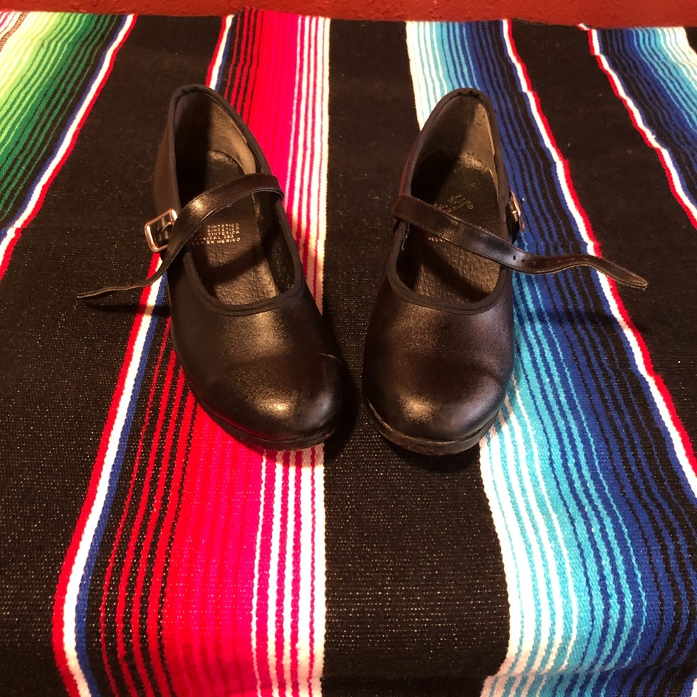 Girls folklorico shoes (dance shoes)